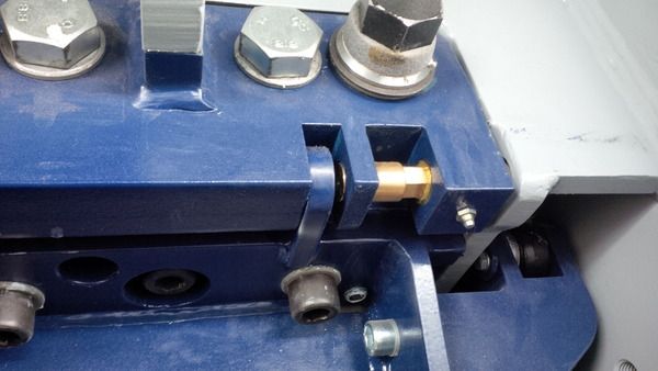 Safety bolt for scraper for Lindner Recyclingtech Lindner Power Komet 2800